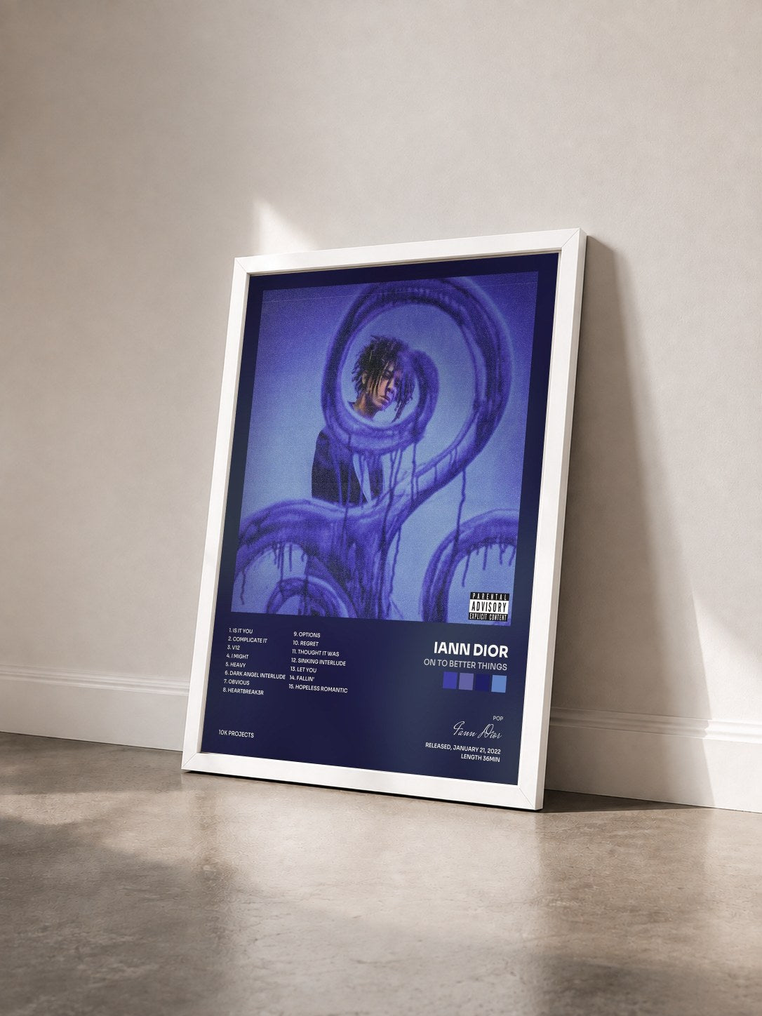 #blanc Tableau de l'album on to better things de Iann Dior vu de trois quarts, cadre blanc