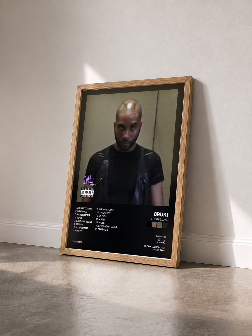 #bois Tableau de l'album Lobby 2luxe de 8ruki vu de trois quarts, cadre en bois brut