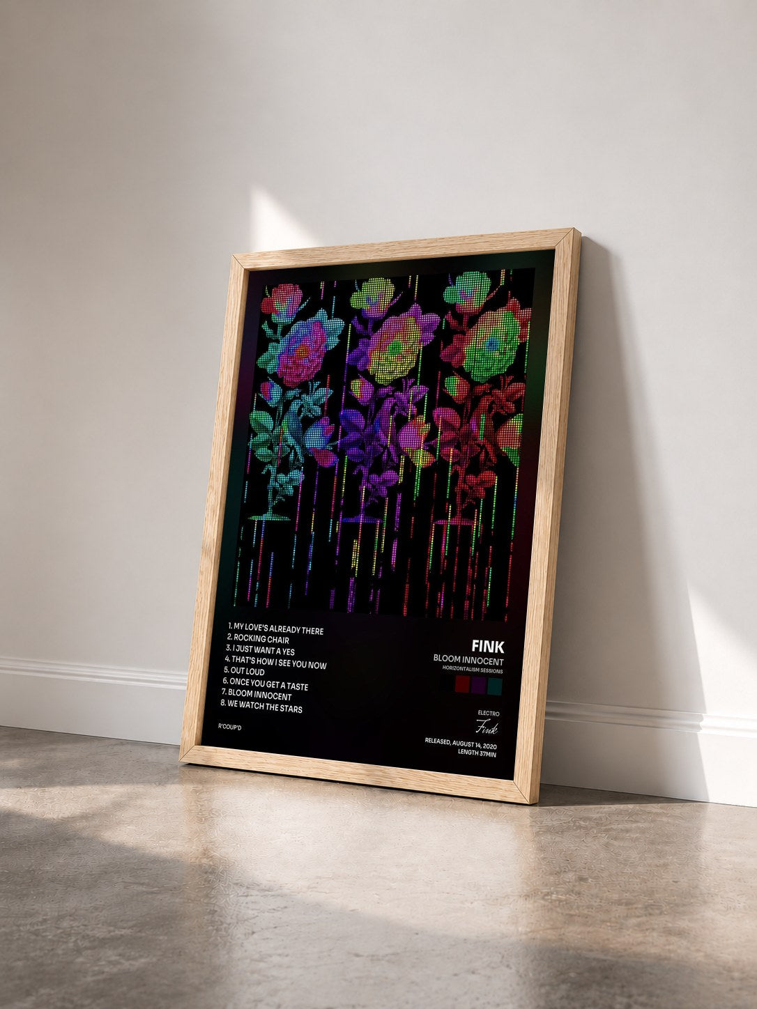 #bois Tableau de l'album Bloom Innocent (Horizontalism Sessions) de Fink vu de trois quarts, cadre en bois brut
