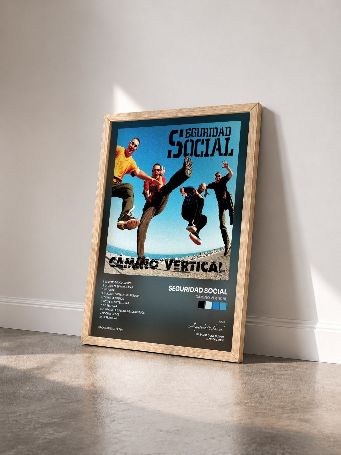 #bois Tableau de l'album Camino Vertical de Seguridad Social vu de trois quarts, cadre en bois brut