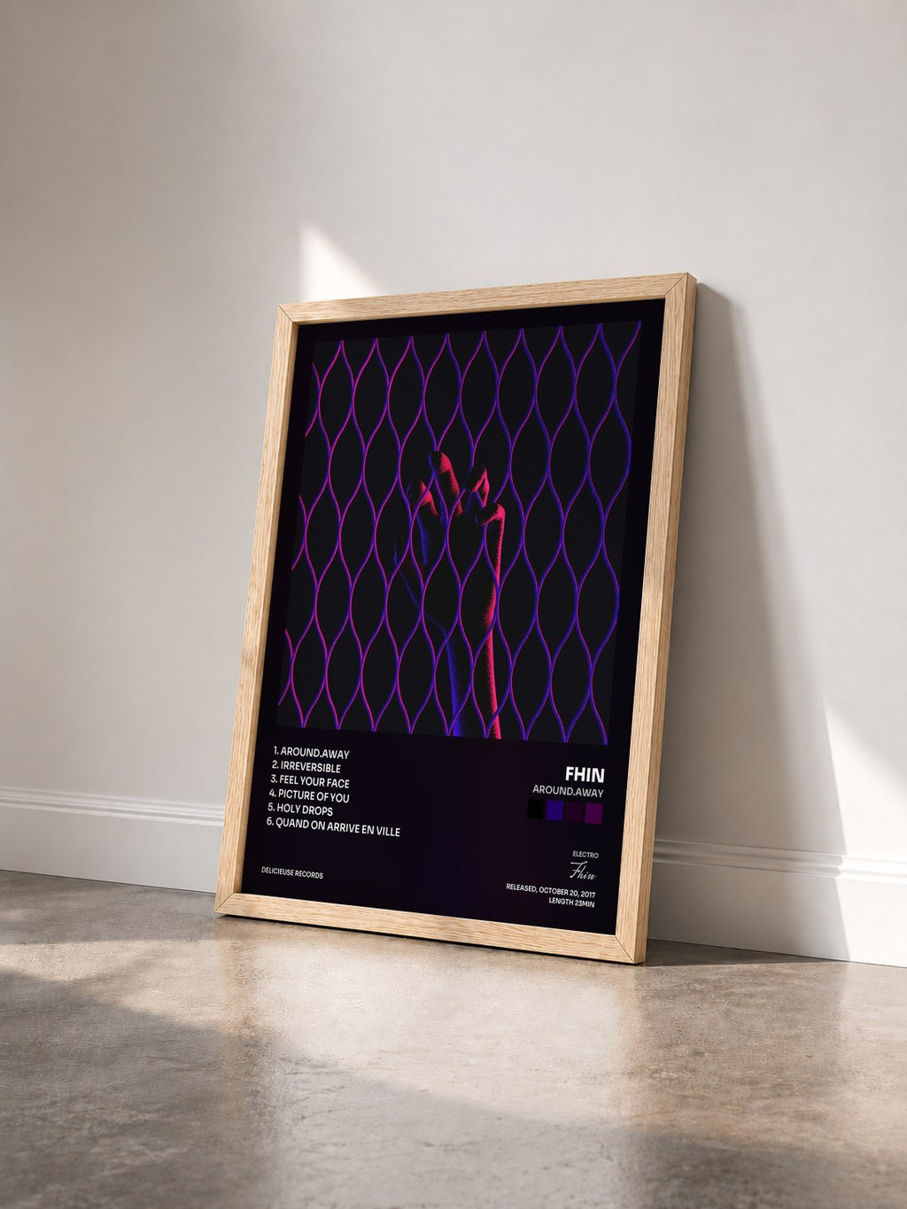 #bois Tableau de l'album around.away de Fhin vu de trois quarts, cadre en bois brut