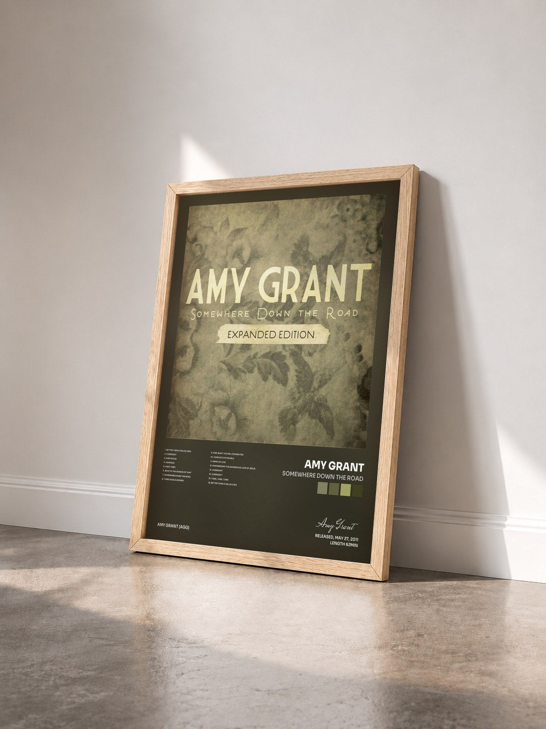 #bois Tableau de l'album Somewhere Down The Road de Amy Grant vu de trois quarts, cadre en bois brut