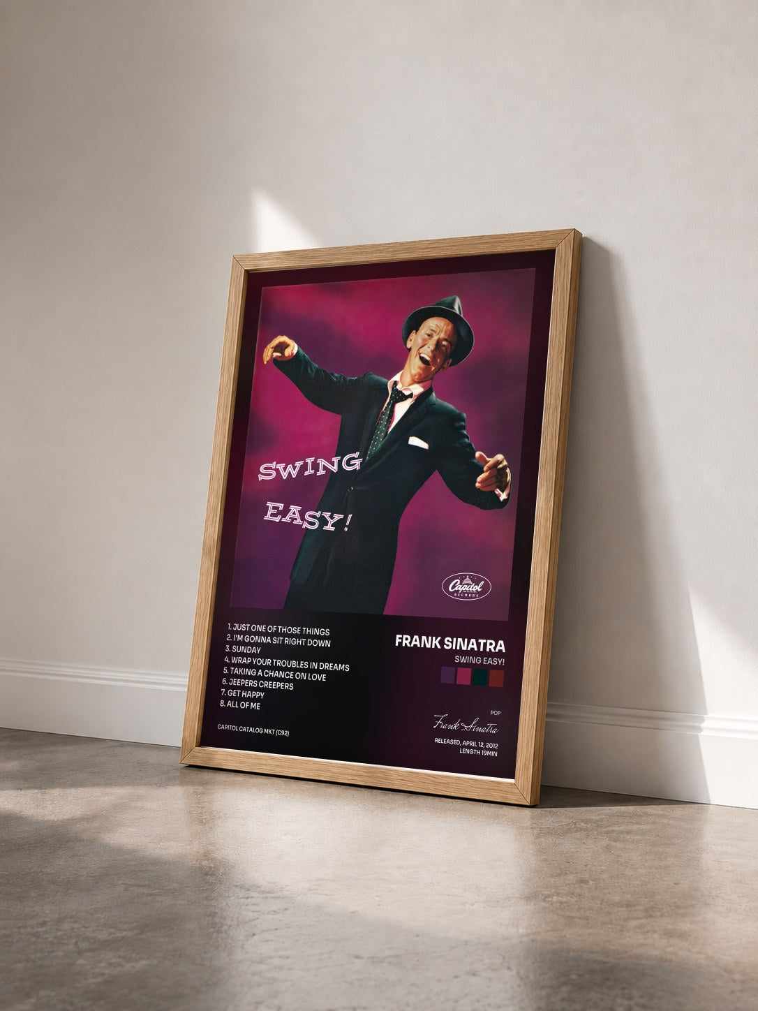 #bois Tableau de l'album Swing Easy! de Frank Sinatra vu de trois quarts, cadre en bois brut