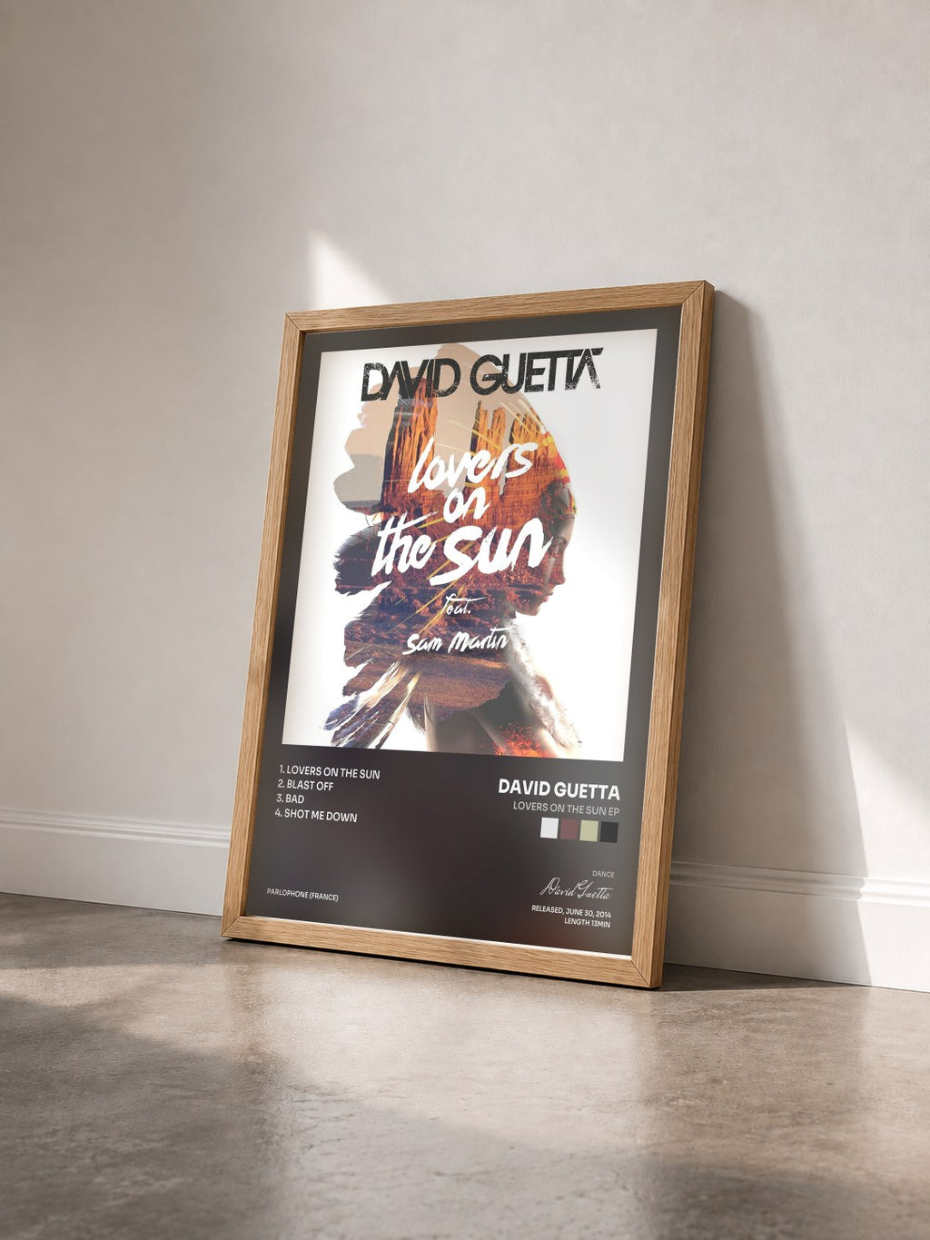 #bois Tableau de l'album Lovers on the Sun EP de David Guetta vu de trois quarts, cadre en bois brut