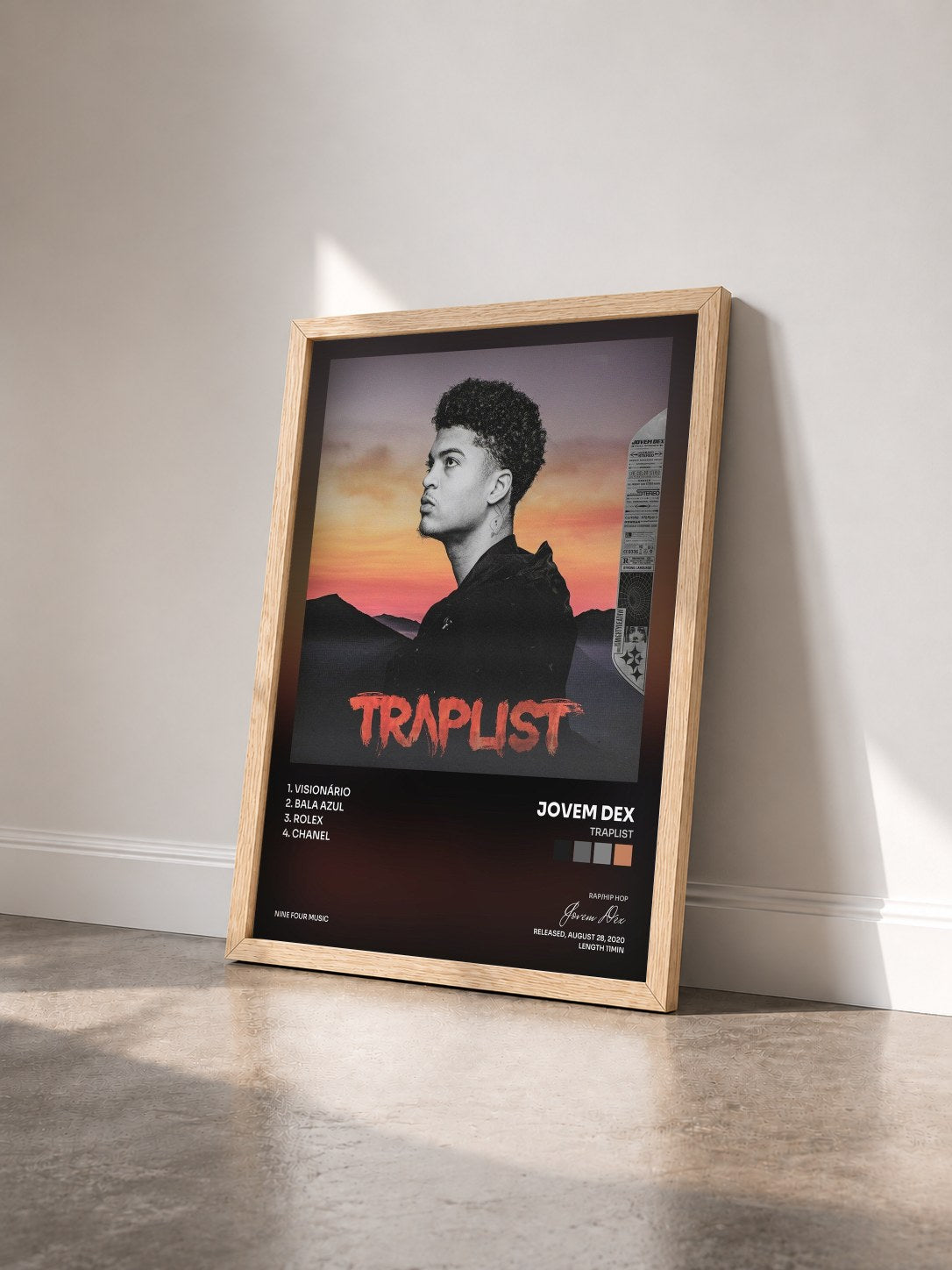 #bois Tableau de l'album Traplist de Jovem Dex vu de trois quarts, cadre en bois brut