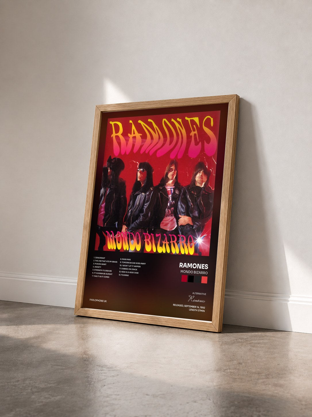 #bois Tableau de l'album Mondo Bizarro de Ramones vu de trois quarts, cadre en bois brut