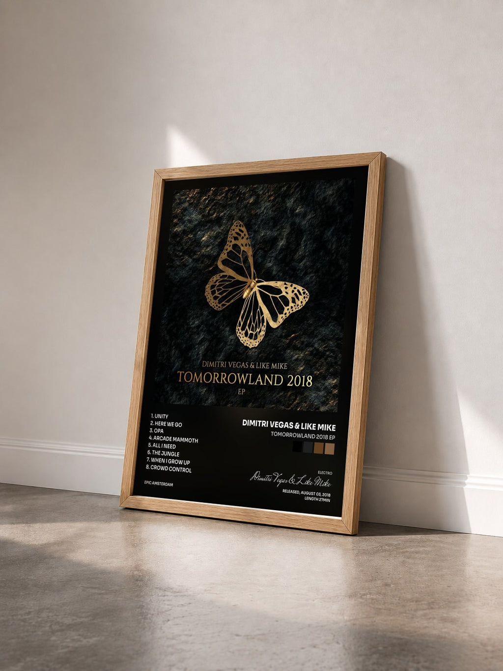 #bois Tableau de l'album Tomorrowland 2018 EP de Dimitri Vegas & Like Mike vu de trois quarts, cadre en bois brut