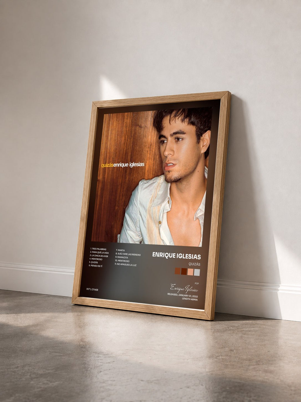 #bois Tableau de l'album Quizás de Enrique Iglesias vu de trois quarts, cadre en bois brut
