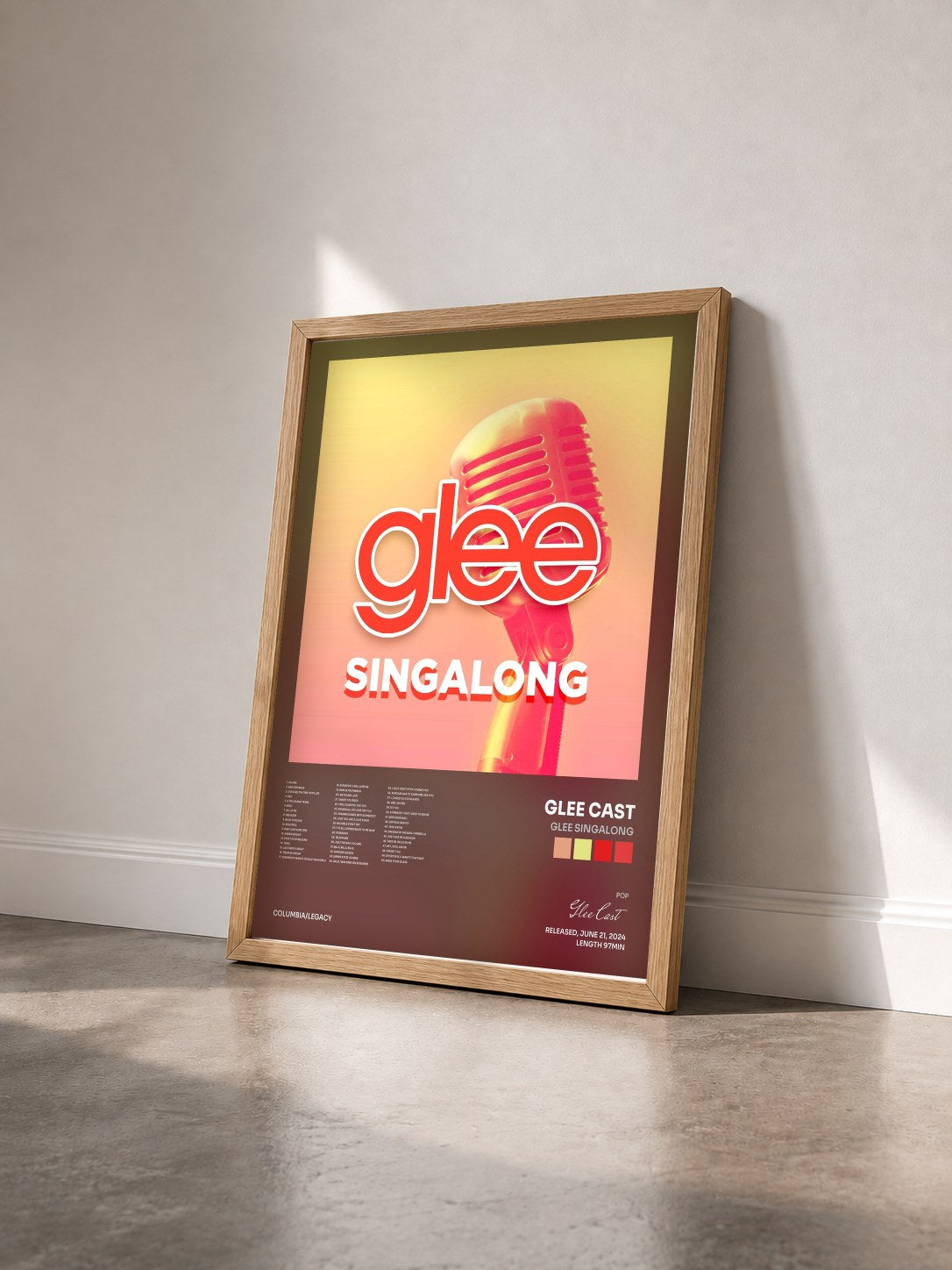 #bois Tableau de l'album Glee Singalong de Glee Cast vu de trois quarts, cadre en bois brut