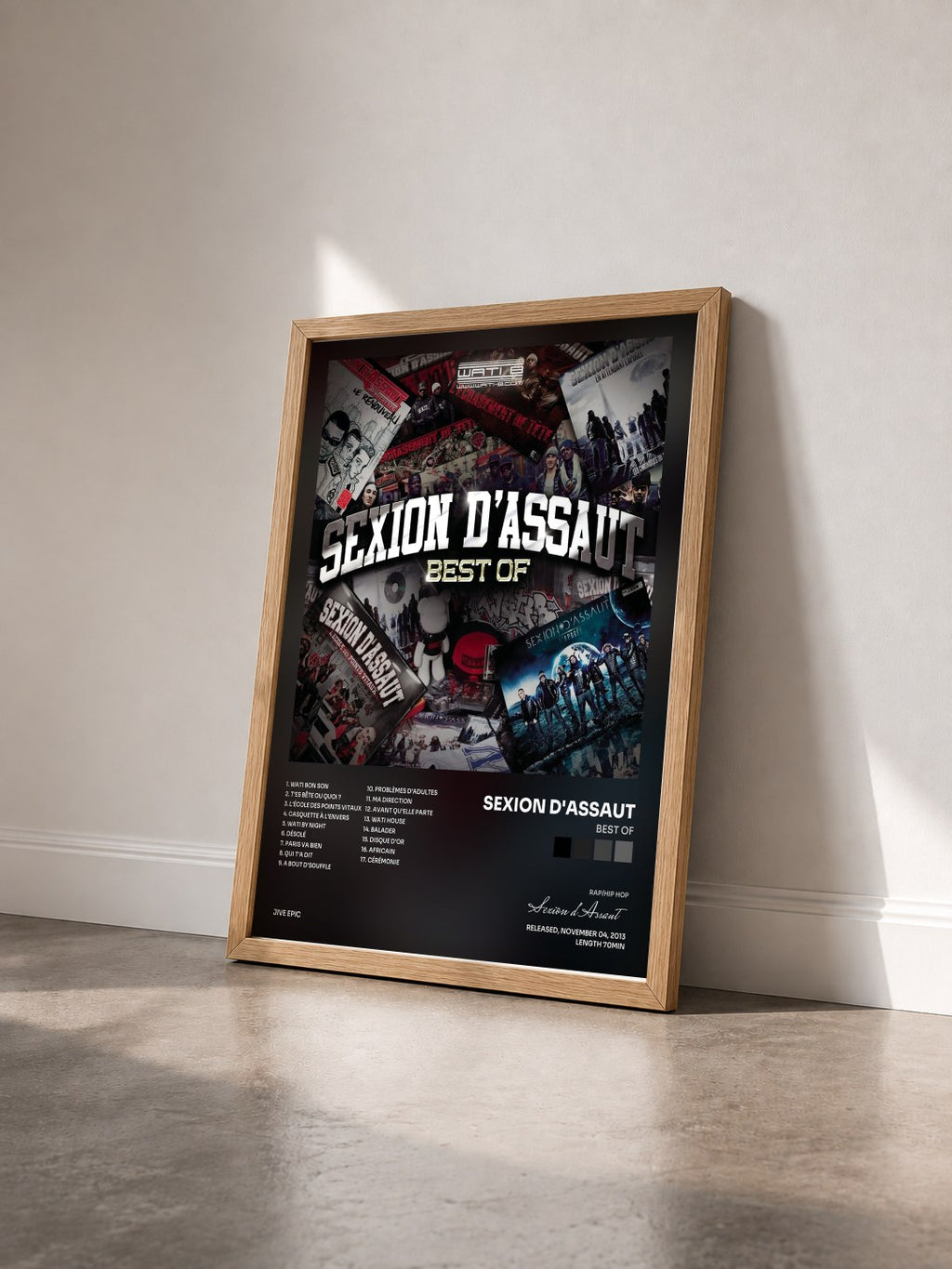 #bois Tableau de l'album Best of de Sexion d'Assaut vu de trois quarts, cadre en bois brut