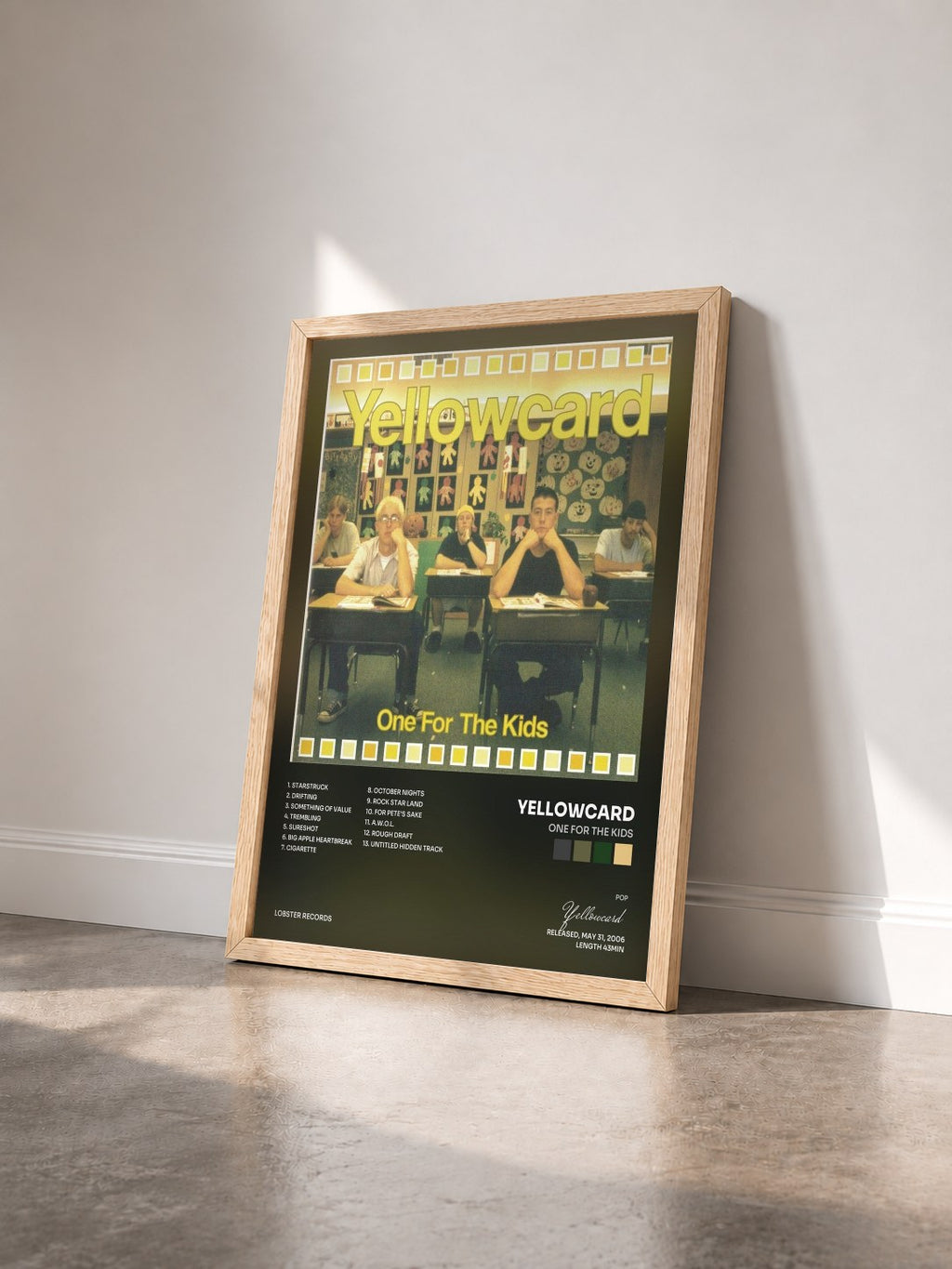#bois Tableau de l'album One for the Kids de Yellowcard vu de trois quarts, cadre en bois brut