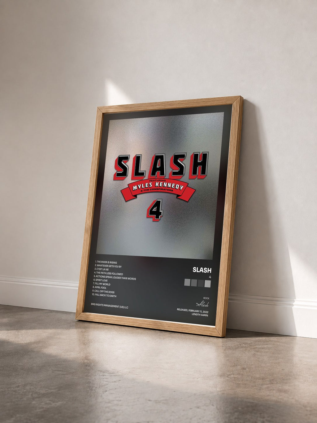 #bois Tableau de l'album 4 de Slash vu de trois quarts, cadre en bois brut