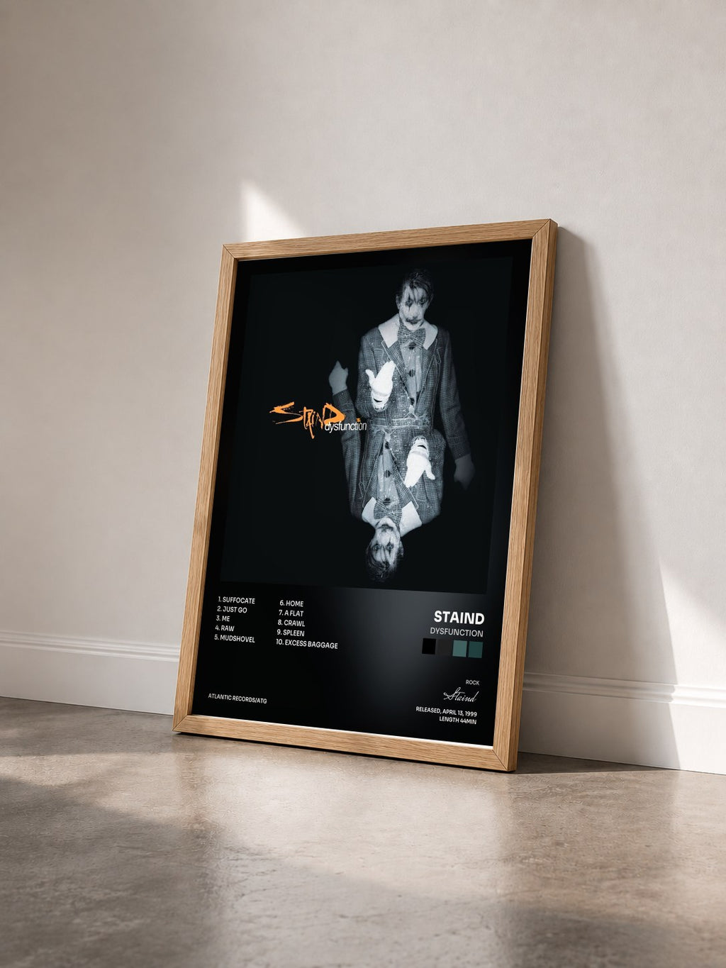 #bois Tableau de l'album Dysfunction de Staind vu de trois quarts, cadre en bois brut