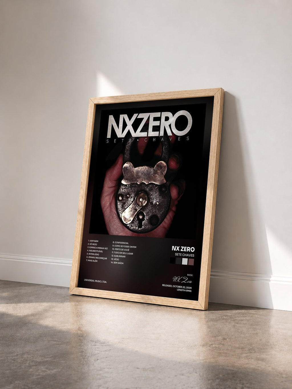 #bois Tableau de l'album Sete Chaves de NX Zero vu de trois quarts, cadre en bois brut
