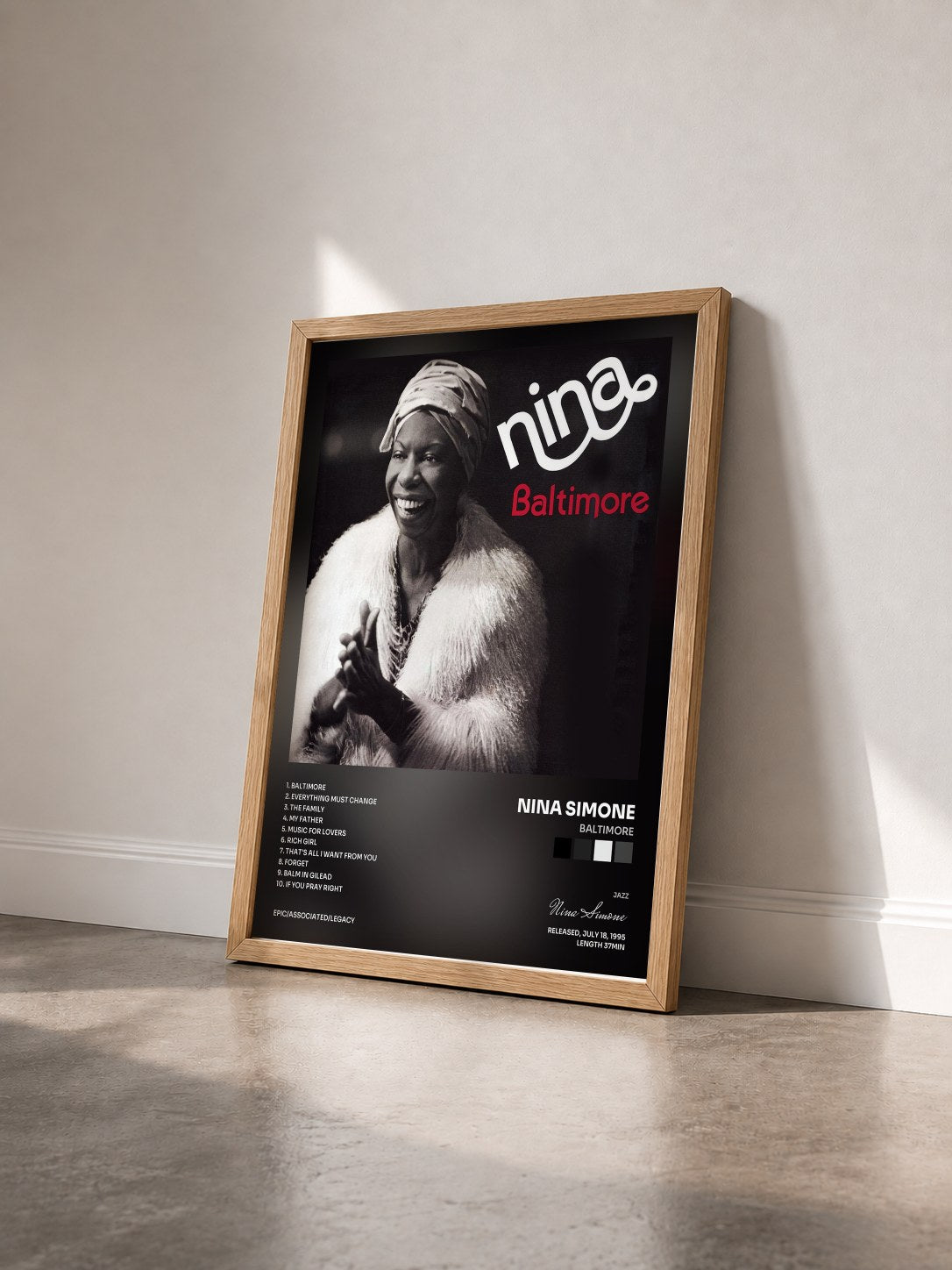 #bois Tableau de l'album Baltimore de Nina Simone vu de trois quarts, cadre en bois brut