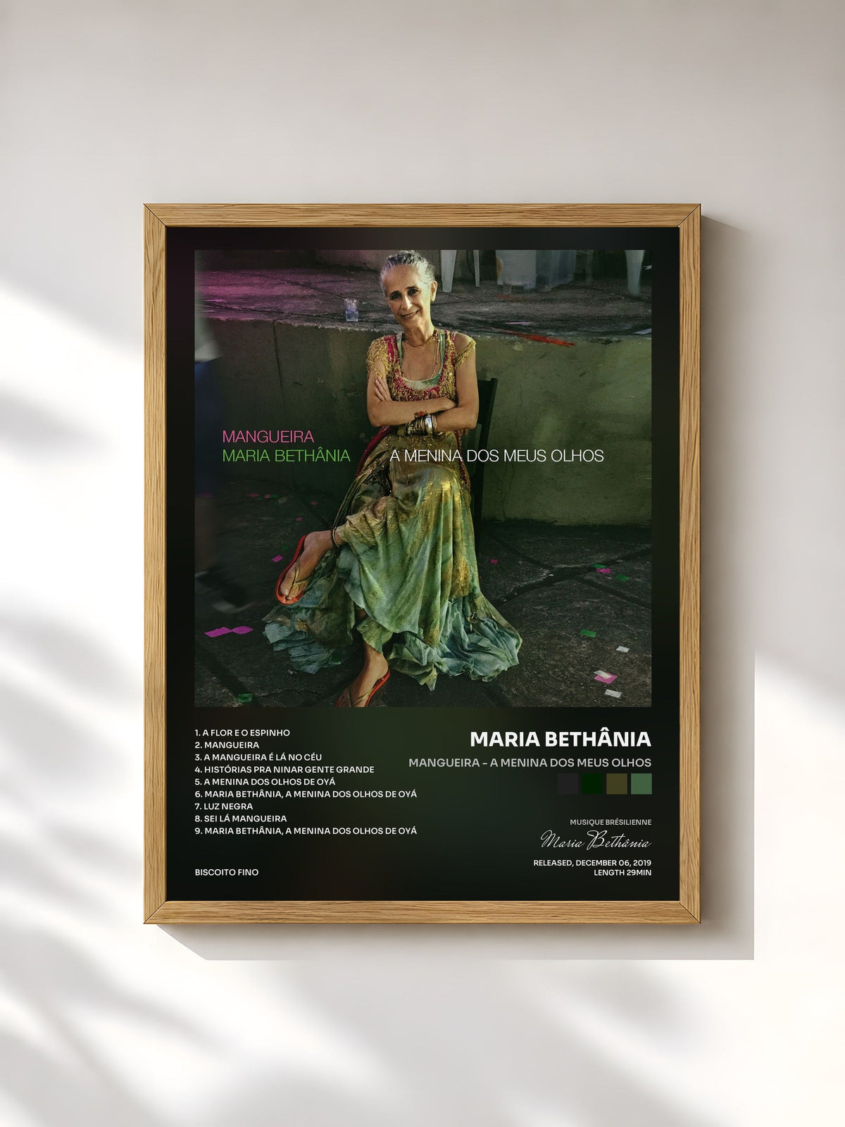 #bois Tableau de l'album Mangueira - a Menina Dos Meus Olhos de Maria Bethânia, cadre en bois brut, imprimé et encadré en France