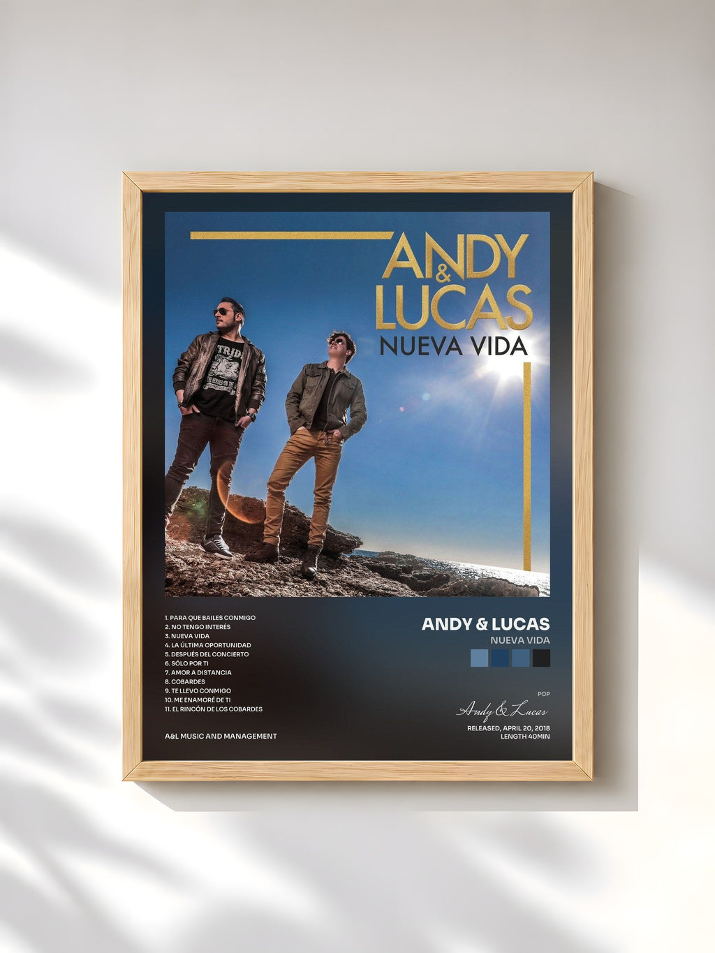#bois Tableau de l'album Nueva Vida de Andy & Lucas, cadre en bois brut, imprimé et encadré en France