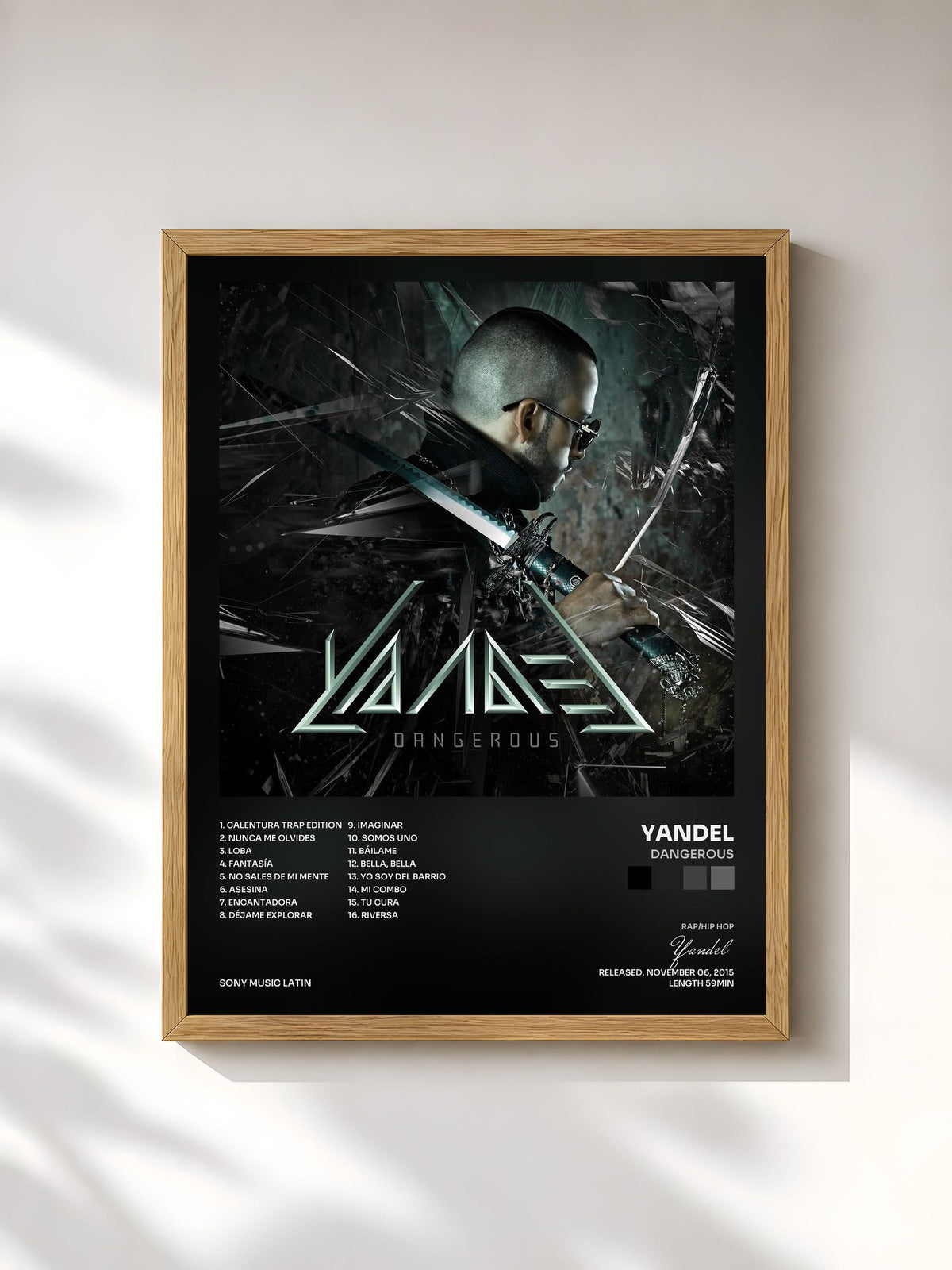 #bois Tableau de l'album Dangerous de Yandel, cadre en bois brut, imprimé et encadré en France