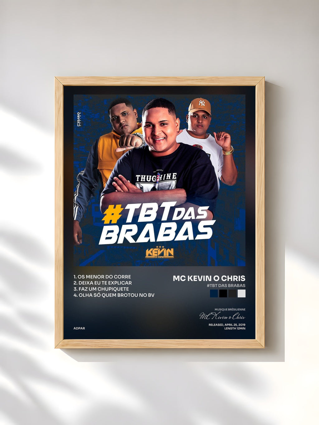 #bois Tableau de l'album #TBT das Brabas de MC Kevin o Chris, cadre en bois brut, imprimé et encadré en France