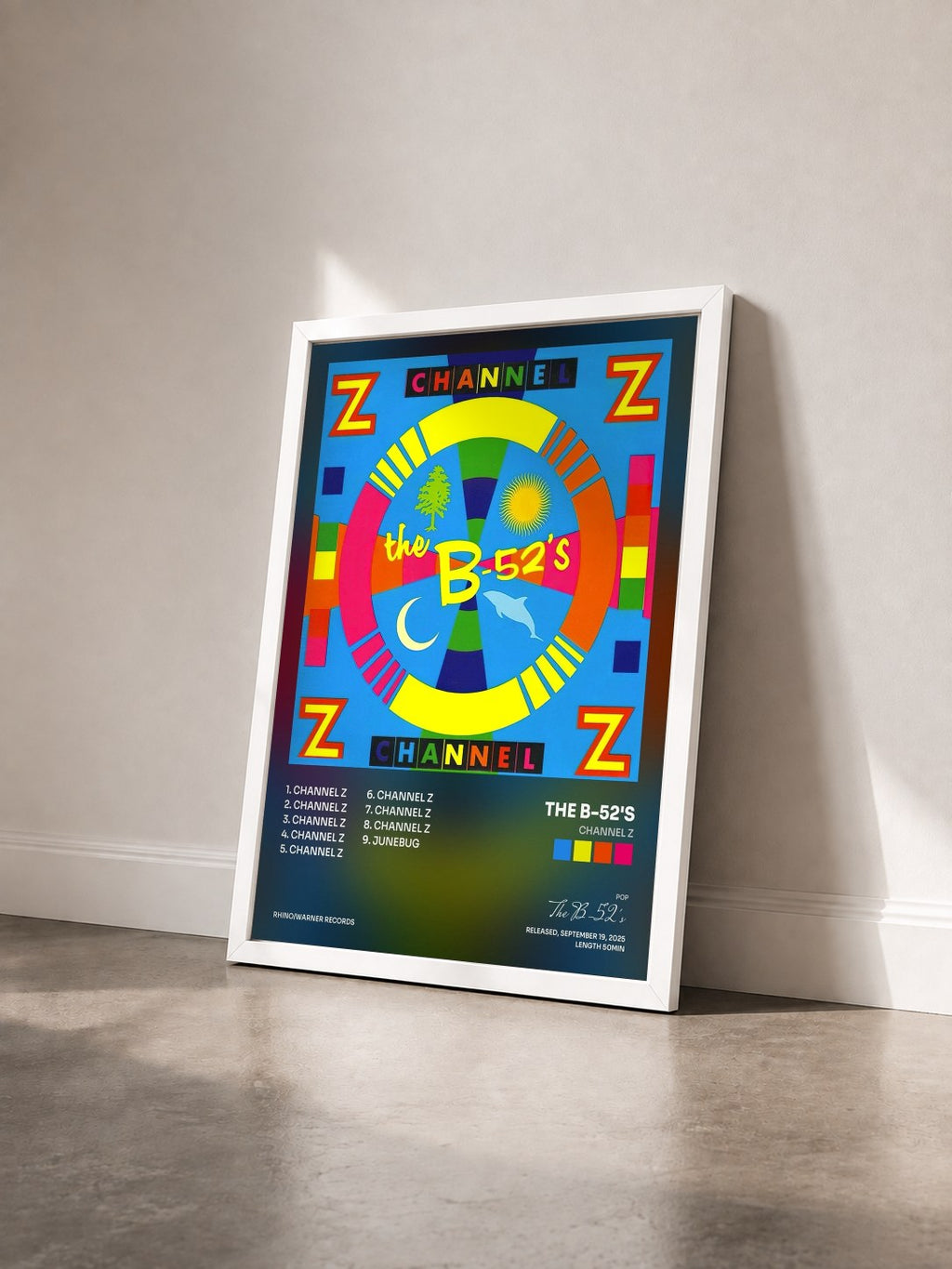 #blanc Tableau de l'album Channel Z de The B-52's vu de trois quarts, cadre blanc