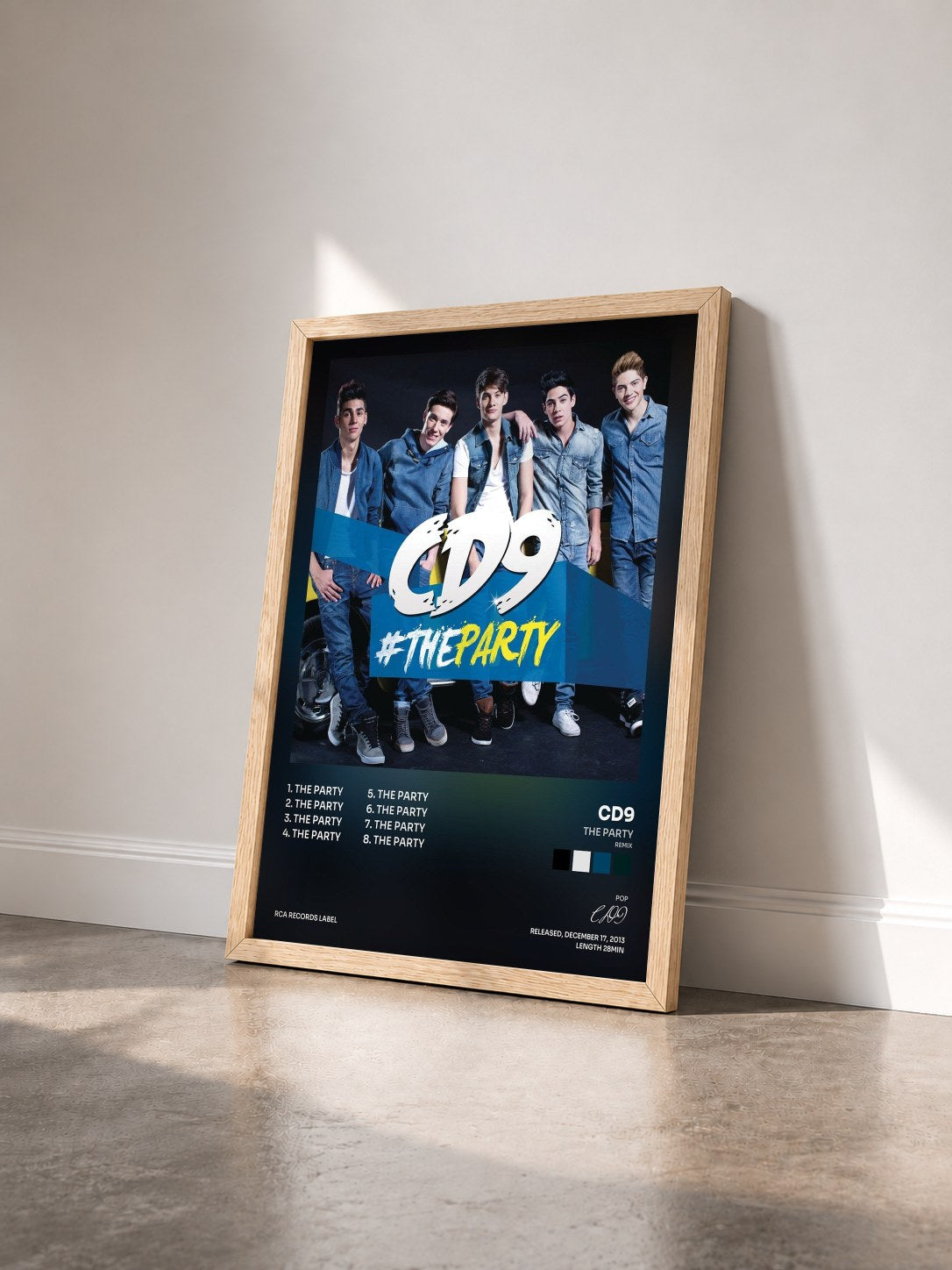 #bois Tableau de l'album The Party (Remix) de CD9 vu de trois quarts, cadre en bois brut