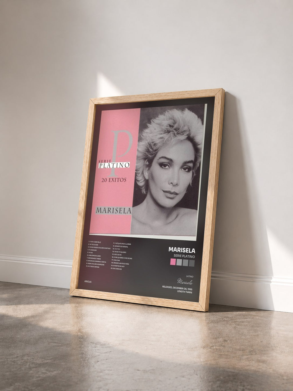 #bois Tableau de l'album Serie Platino de Marisela vu de trois quarts, cadre en bois brut