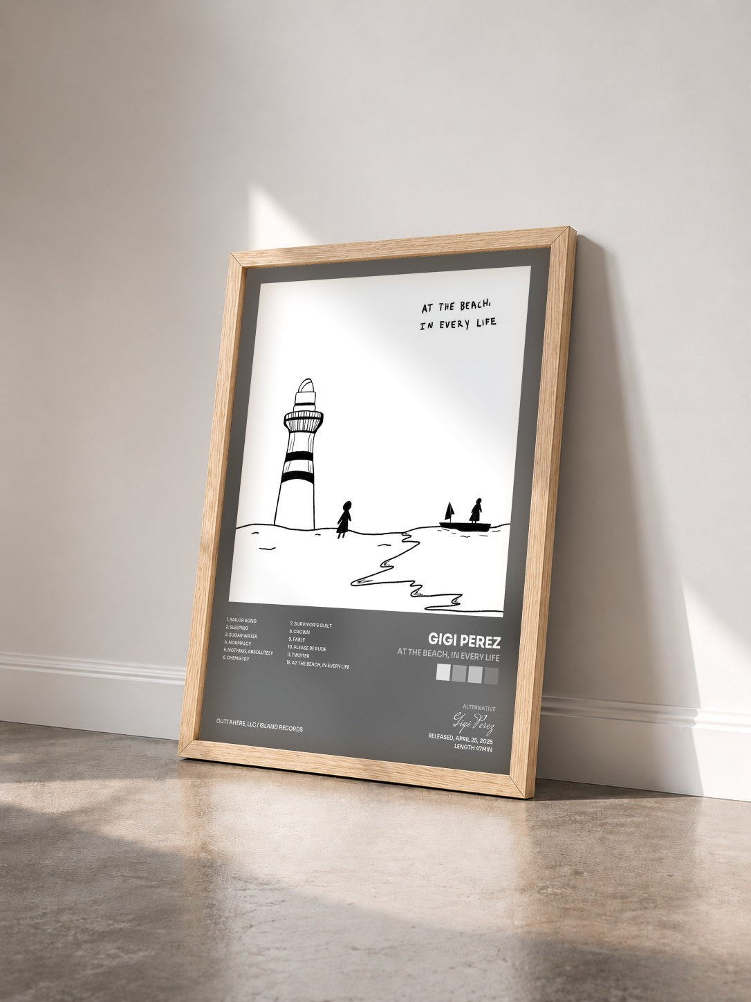 #bois Tableau de l'album At The Beach, In Every Life de Gigi Perez vu de trois quarts, cadre en bois brut