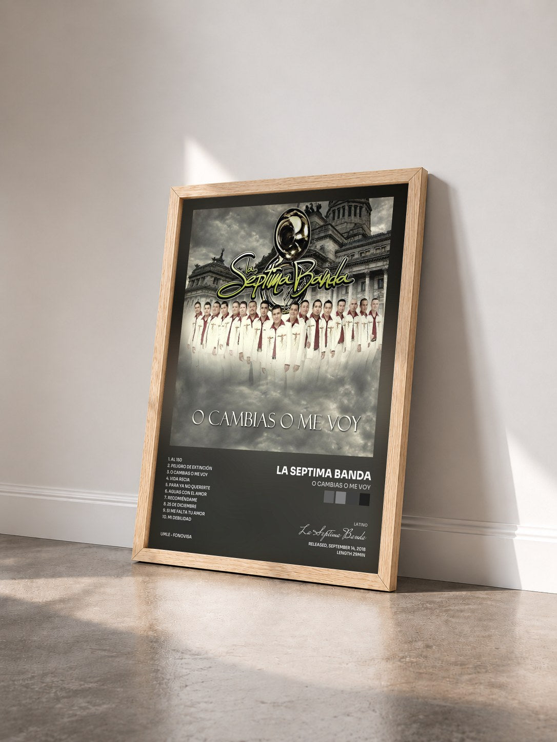 #bois Tableau de l'album O Cambias O Me Voy de La Septima Banda vu de trois quarts, cadre en bois brut