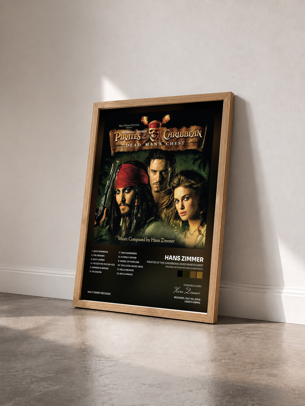#bois Tableau de l'album Pirates of the Caribbean: Dead Man's Chest (Original Motion Picture Soundtrack) de Hans Zimmer vu de trois quarts, cadre en bois brut