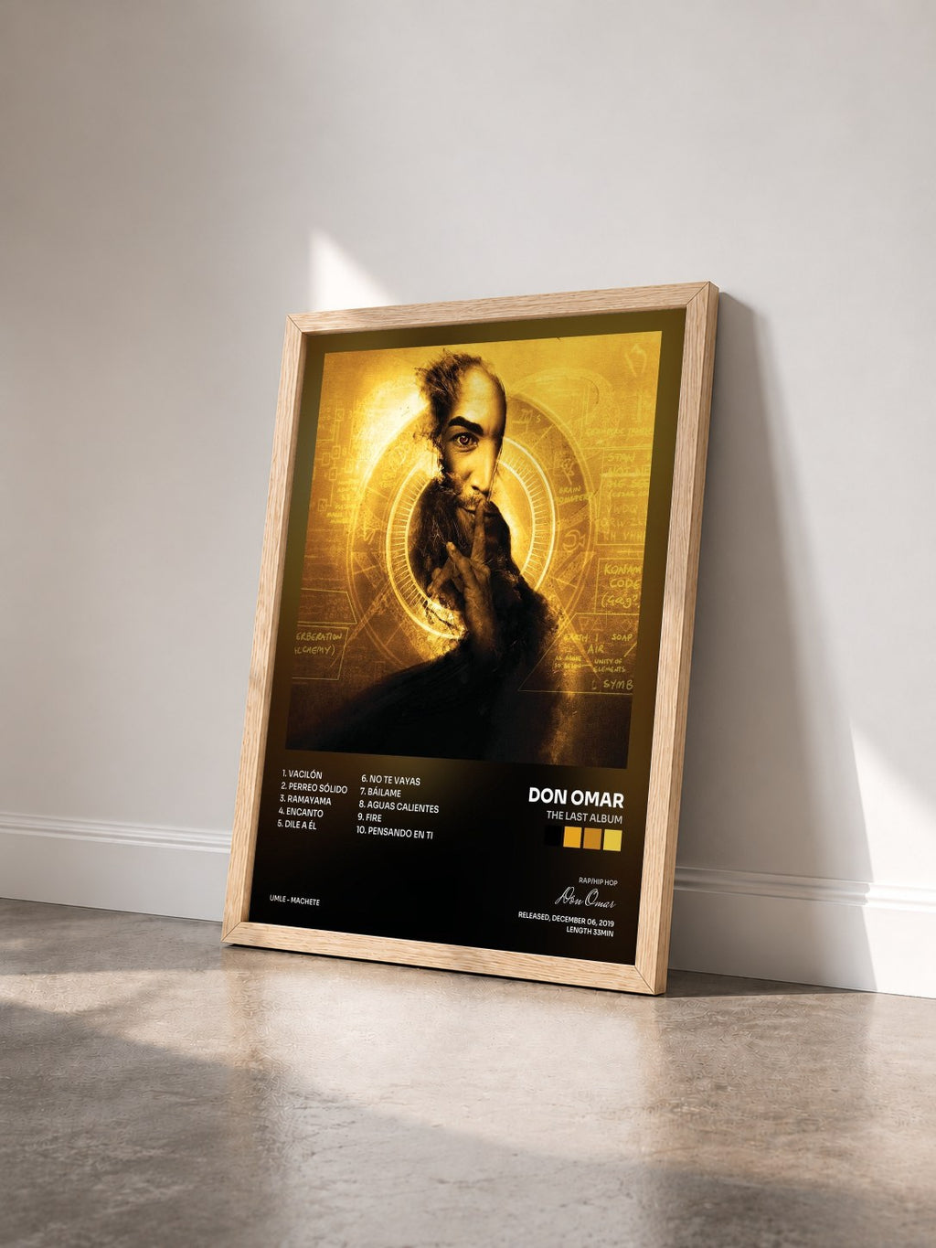 #bois Tableau de l'album The Last Album de Don Omar vu de trois quarts, cadre en bois brut