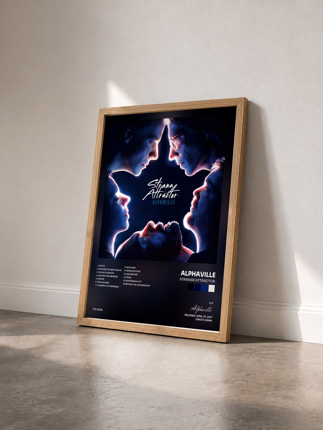 #bois Tableau de l'album Strange Attractor de Alphaville vu de trois quarts, cadre en bois brut