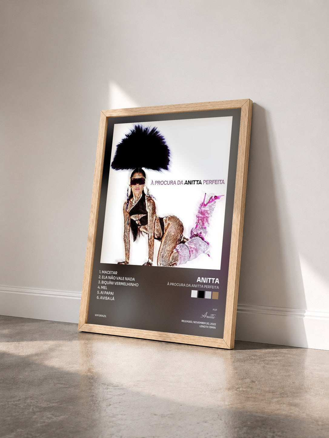 #bois Tableau de l'album À Procura da Anitta Perfeita de Anitta vu de trois quarts, cadre en bois brut