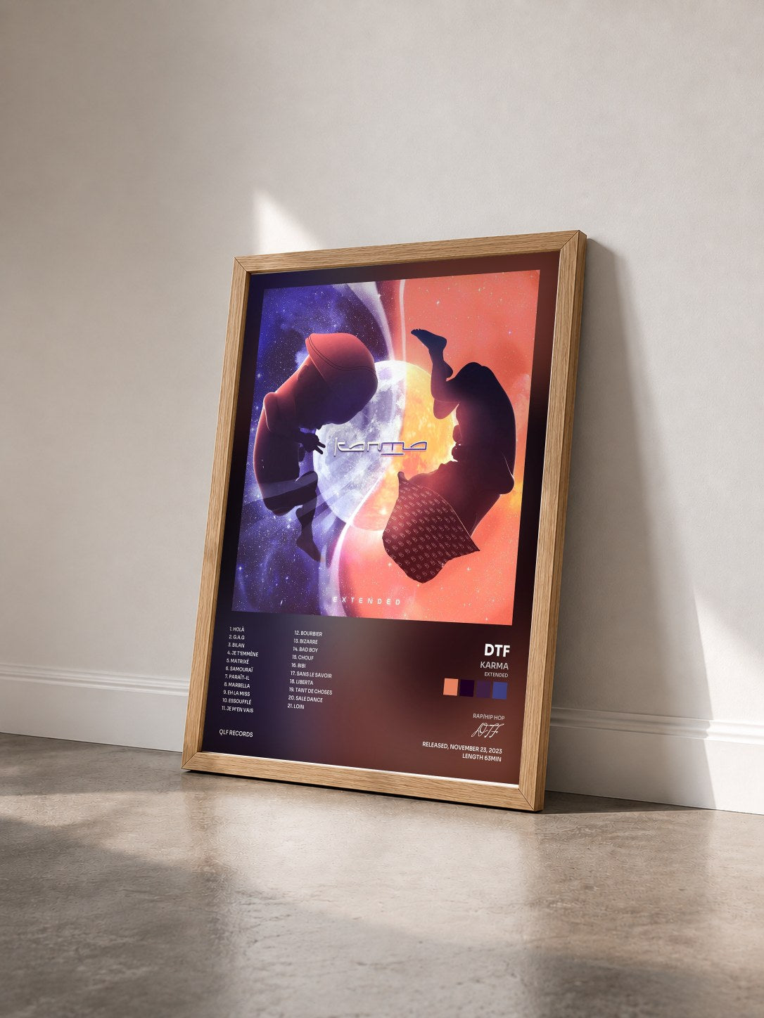 #bois Tableau de l'album Karma (Extended) de DTF vu de trois quarts, cadre en bois brut