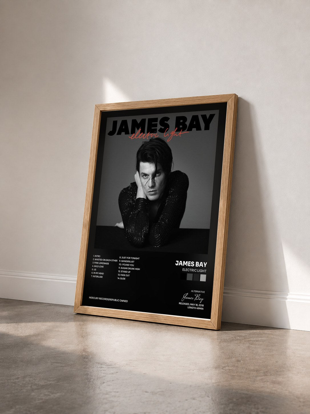 #bois Tableau de l'album Electric Light de James Bay vu de trois quarts, cadre en bois brut