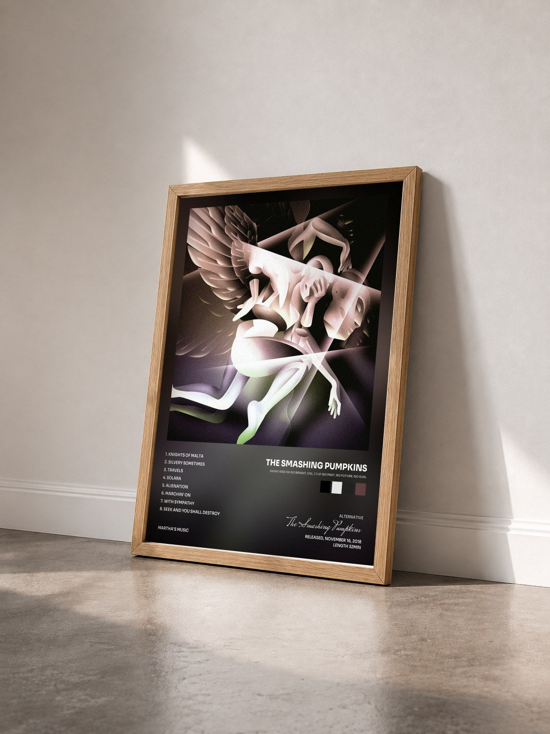 #bois Tableau de l'album SHINY AND OH SO BRIGHT, VOL. 1 / LP: NO PAST. NO FUTURE. NO SUN. de The Smashing Pumpkins vu de trois quarts, cadre en bois brut