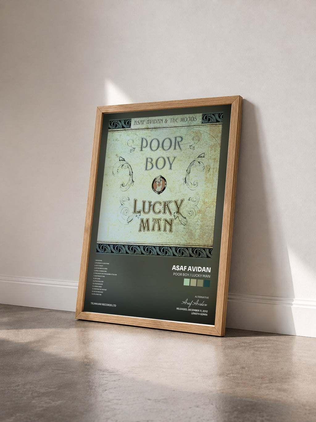 #bois Tableau de l'album Poor Boy / Lucky Man de Asaf Avidan vu de trois quarts, cadre en bois brut