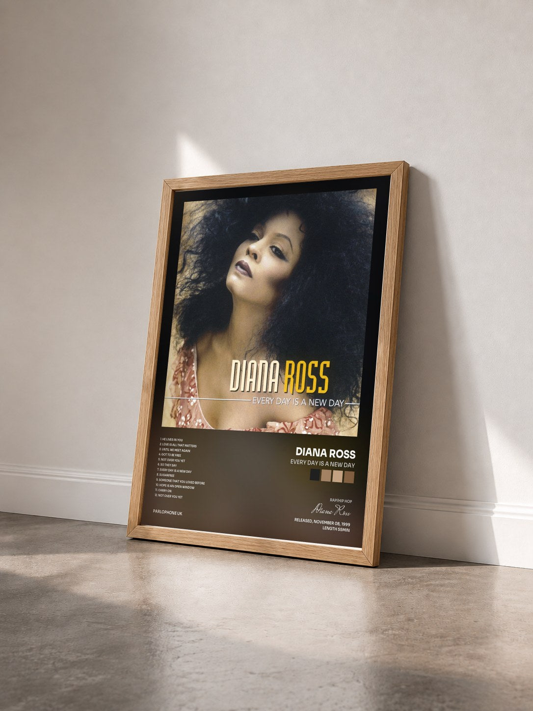 #bois Tableau de l'album Every Day Is a New Day de Diana Ross vu de trois quarts, cadre en bois brut