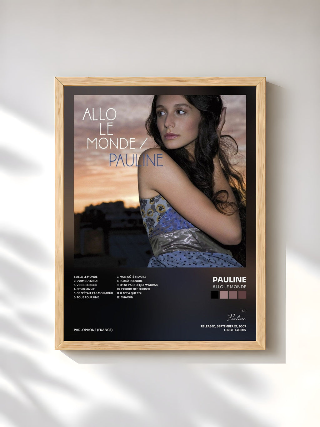 #bois Tableau de l'album Allo le monde de Pauline, cadre en bois brut, imprimé et encadré en France