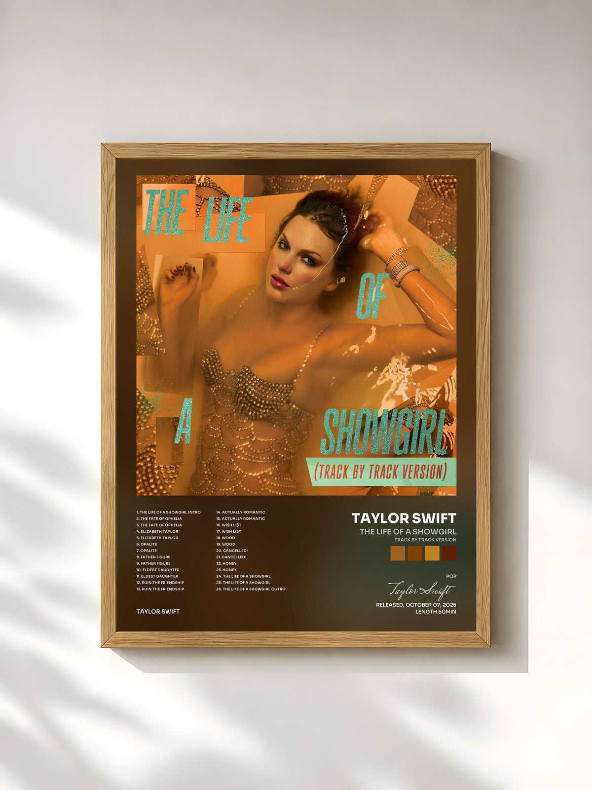 #bois Tableau de l'album The Life of a Showgirl (Track by Track Version) de Taylor Swift, cadre en bois brut, imprimé et encadré en France