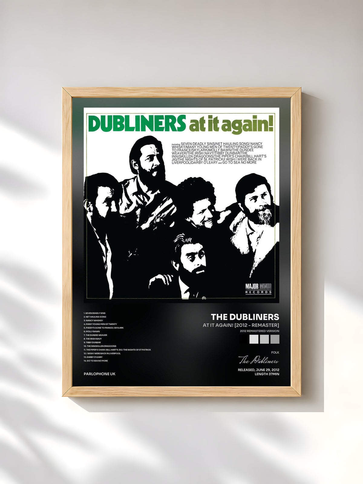 #bois Tableau de l'album At It Again! [2012 - Remaster] (2012 Remastered Version) de The Dubliners, cadre en bois brut, imprimé et encadré en France