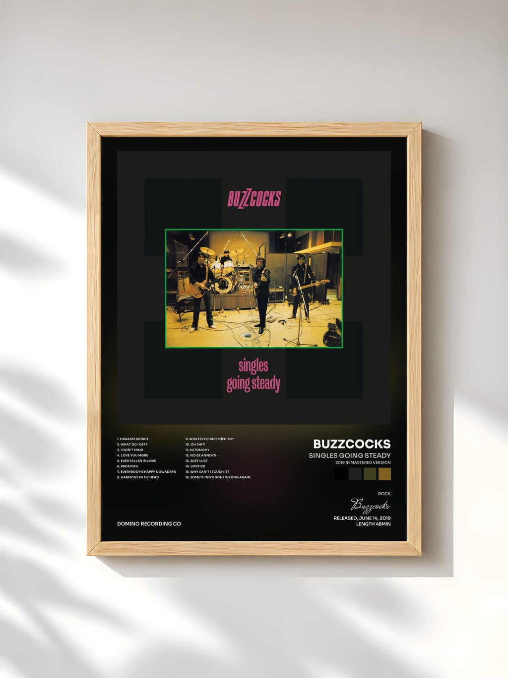 #bois Tableau de l'album Singles Going Steady (2019 Remastered Version) de Buzzcocks, cadre en bois brut, imprimé et encadré en France