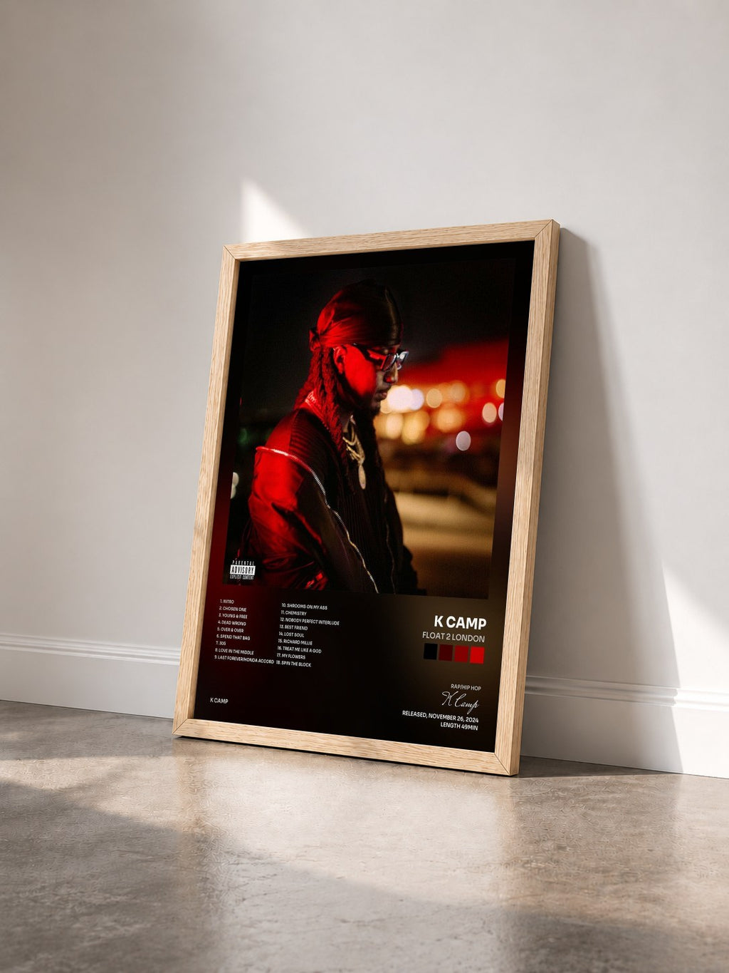 #bois Tableau de l'album Float 2 London de K Camp vu de trois quarts, cadre en bois brut