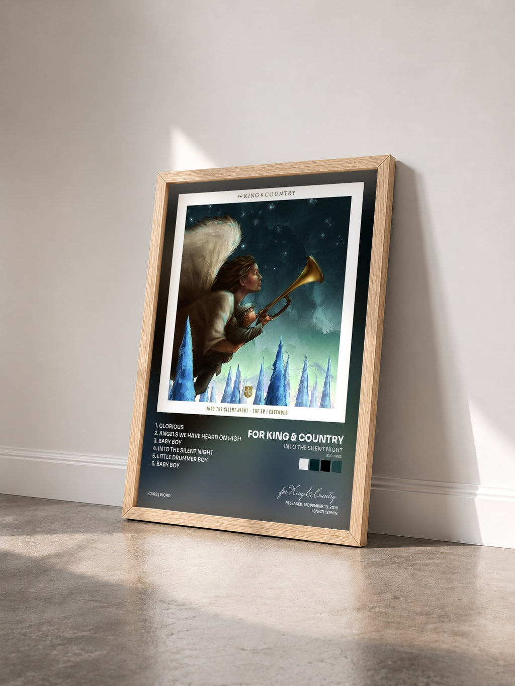 #bois Tableau de l'album Into The Silent Night (Extended) de for King & Country vu de trois quarts, cadre en bois brut