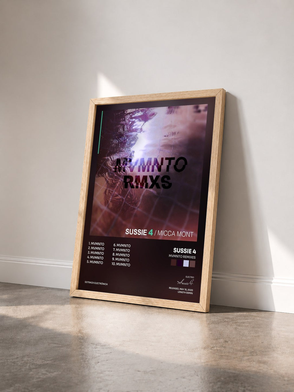#bois Tableau de l'album Mvmnto Remixes de Sussie 4 vu de trois quarts, cadre en bois brut