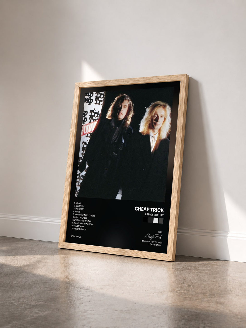 #bois Tableau de l'album Lap Of Luxury de Cheap Trick vu de trois quarts, cadre en bois brut