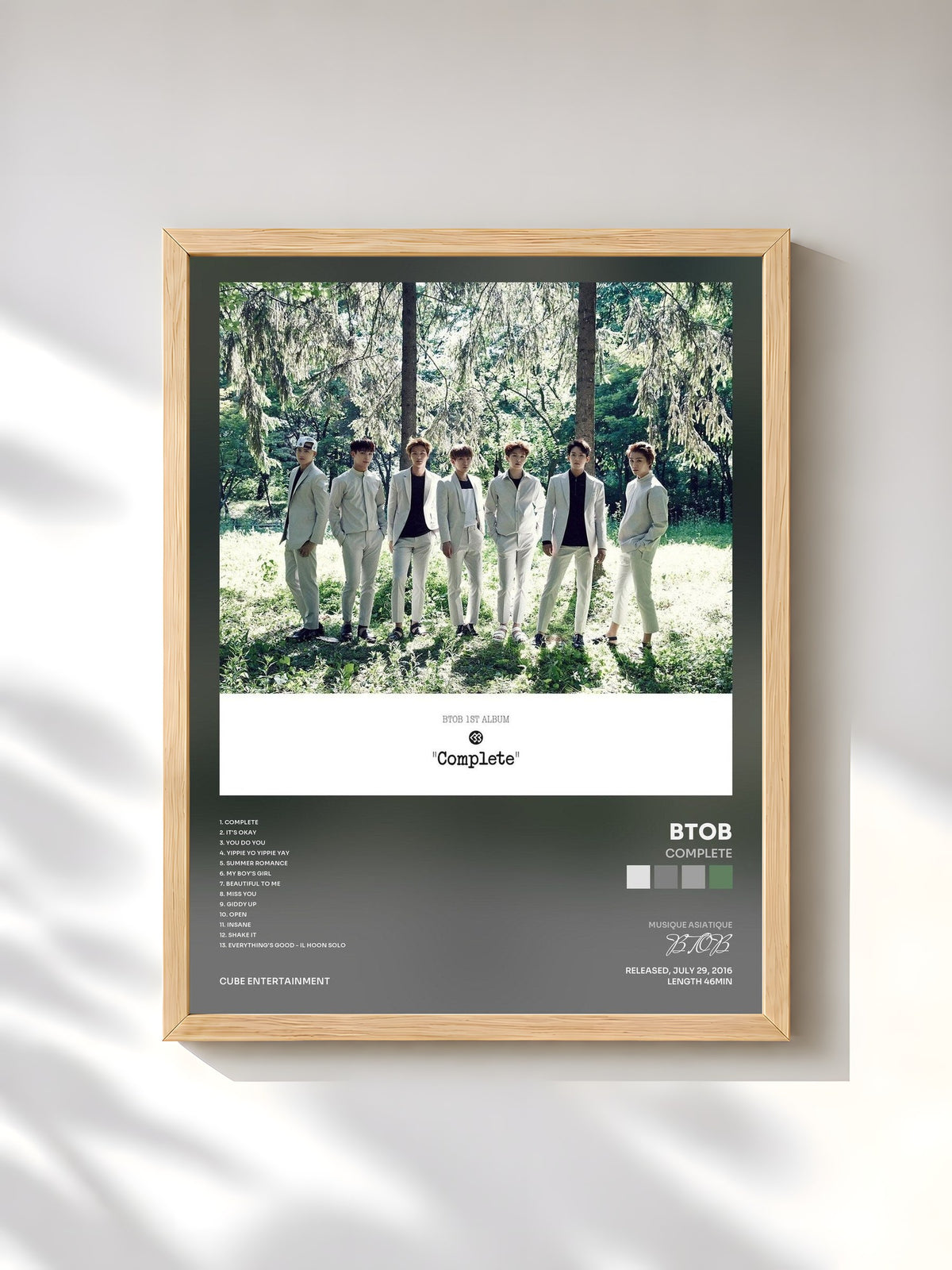 #bois Tableau de l'album Complete de BTOB, cadre en bois brut, imprimé et encadré en France