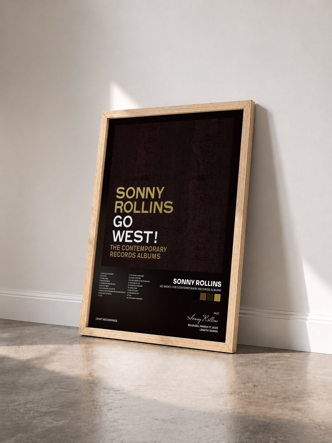 #bois Tableau de l'album Go West!: The Contemporary Records Albums de Sonny Rollins vu de trois quarts, cadre en bois brut