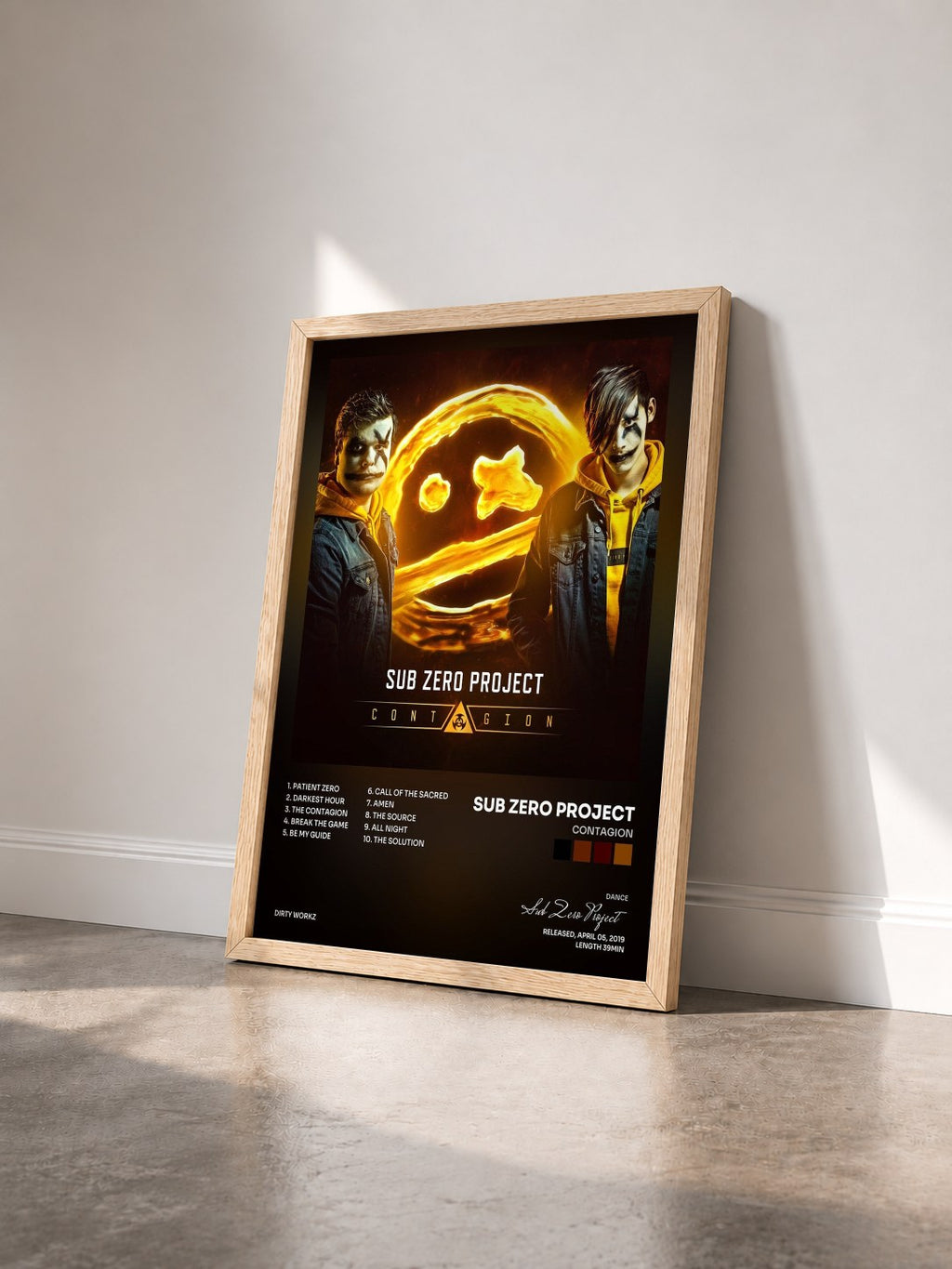 #bois Tableau de l'album Contagion de Sub Zero Project vu de trois quarts, cadre en bois brut