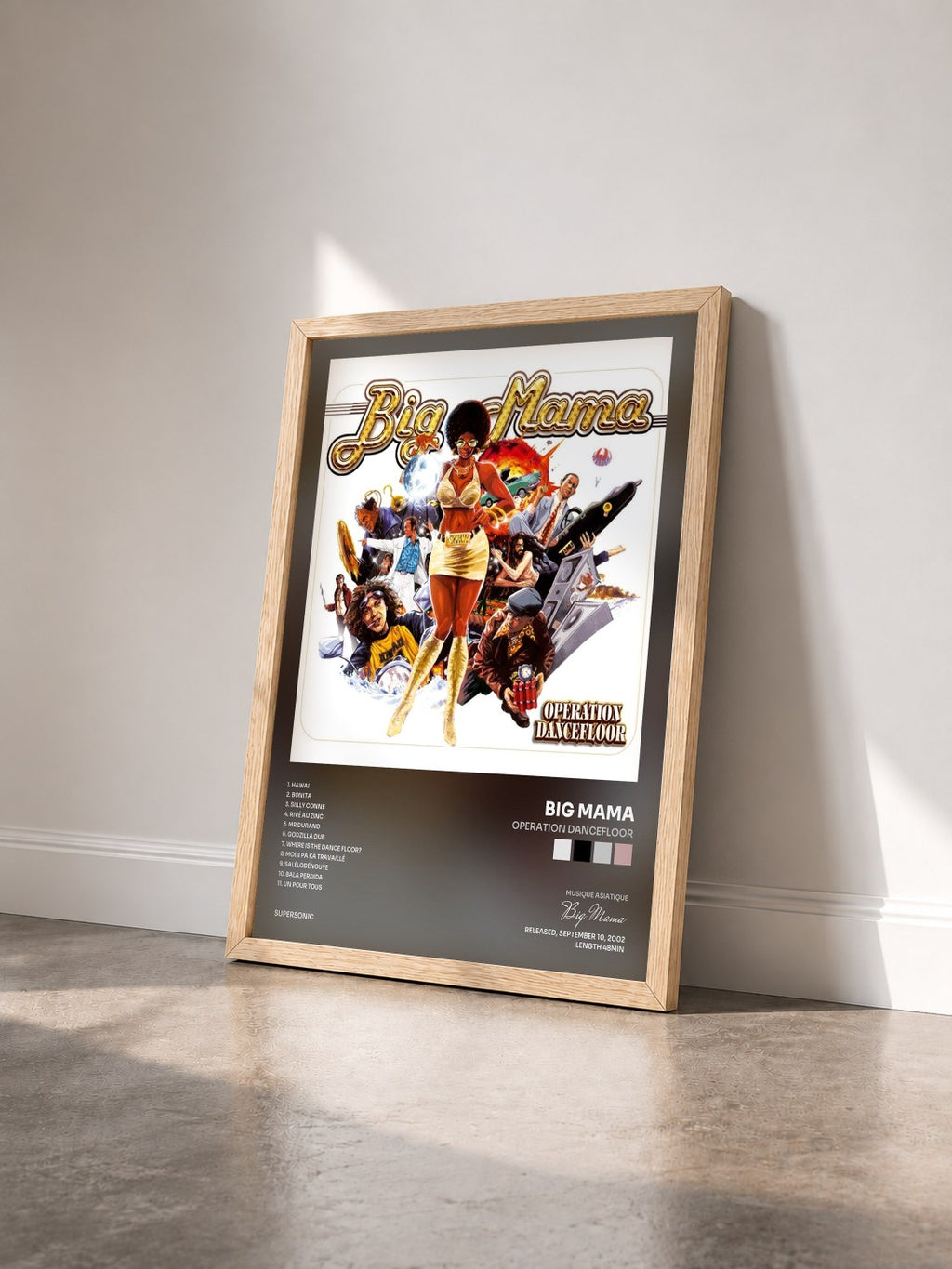 #bois Tableau de l'album Operation dancefloor de Big Mama vu de trois quarts, cadre en bois brut