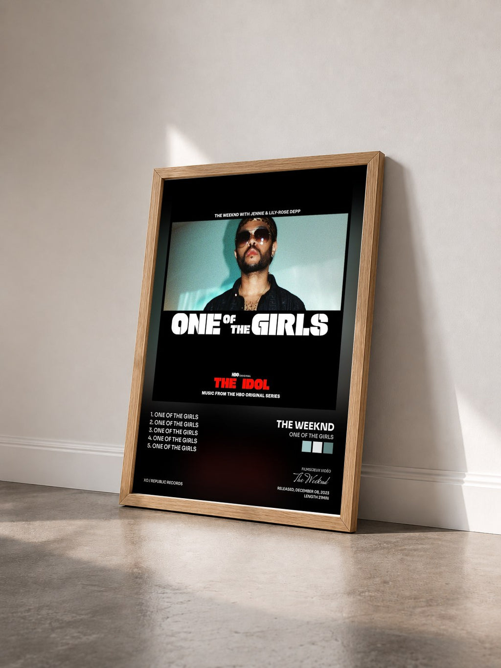 #bois Tableau de l'album One of the Girls de The Weeknd vu de trois quarts, cadre en bois brut